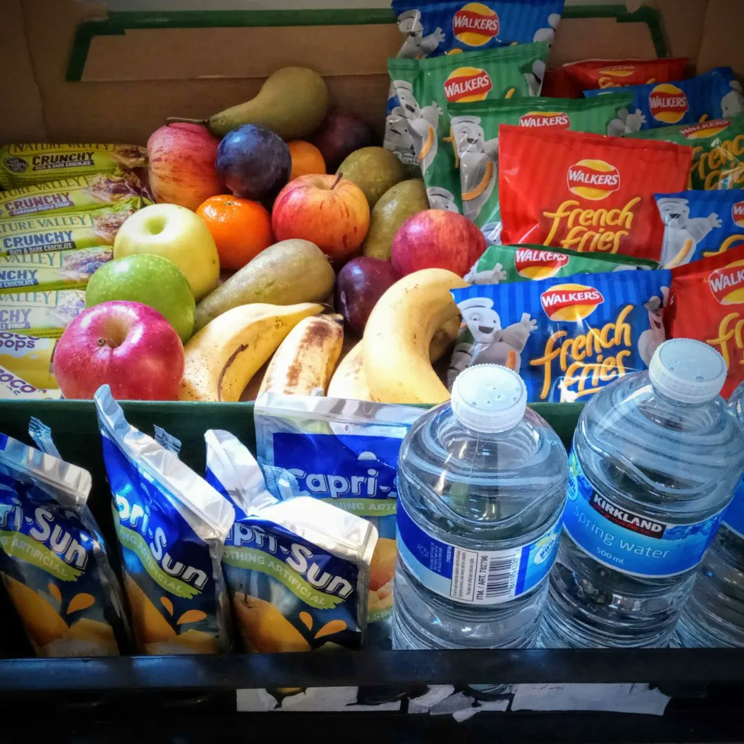SloughOutreach's tweet photo. Tuesday outreach serving cold refreshments and snacks in the warm summer weather and hot meals and essentials at the evening outreach session. Thank you so much to everyone who came to help. #summeroutreach
#professionalphotographer @ThamesVP @AceDrivewise
@Emweebs ๐๐ผ๐ https://t.co/t0Yzl5Pl2L