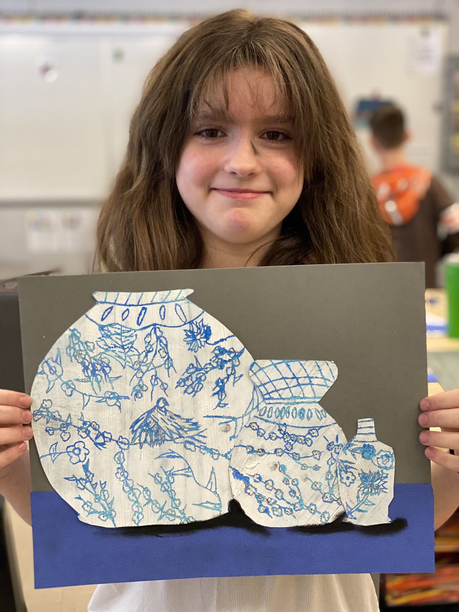 Our Ming Dynasty vases turned out great! <a href="/missseneski/">Miss Seneski</a> <a href="/RidgeElemMentor/">Ridge Elementary</a> #ridgeesrocks #onceacard
