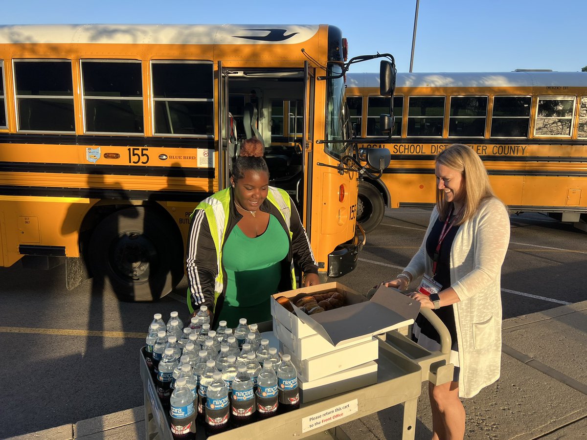Josh Morrow (@lakotaridgeap) on Twitter photo Thank you to all our bus drivers for a great year! We appreciate all you do! <a href="/LakotaRidgeJR/">Ridge Junior School</a> Thank you to all our bus drivers for a great year! We appreciate all you do! <a href="/LakotaRidgeJR/">Ridge Junior School</a>