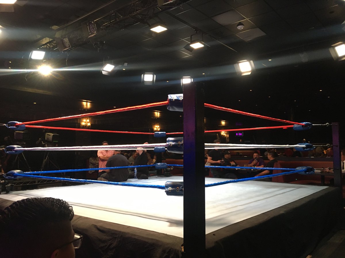 Deluzunal's tweet photo. Wow, @DestinyRoxx am I totally just met @ToddKeneley !!! I#BestseatsintheHouse @CWFHollywood @unitedwrestling https://t.co/WRRQVV5yEL