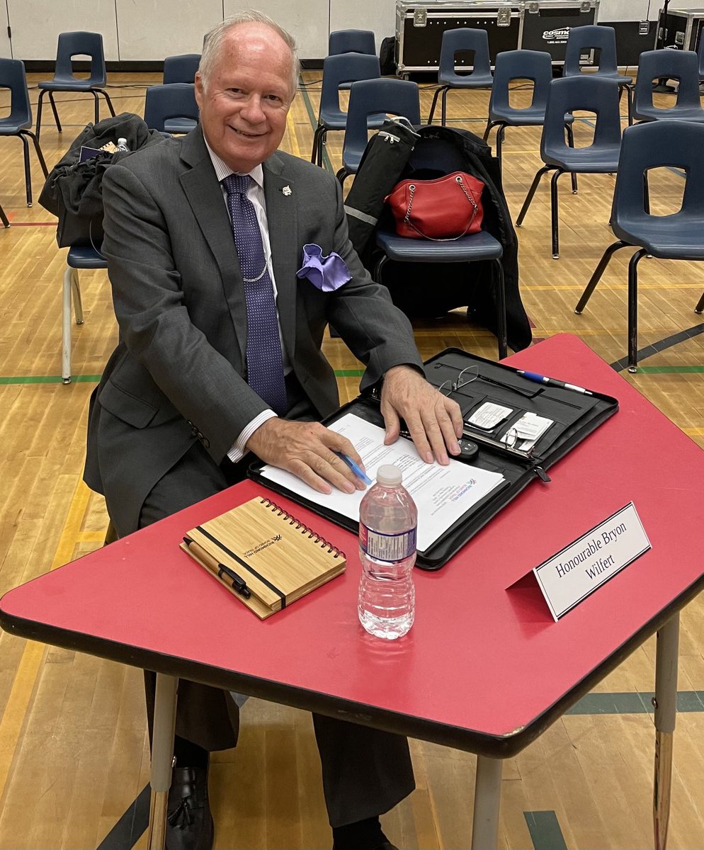 HonourableBryon's tweet photo. Preparing as Moderator, for the Provincial Candidates Debate in Richmond Hill. Topics from education, economy to healthcare. Richmobd Hill Board of Trade sponsored the event. Good public engagement.
#RHBOT @Ontario @ElectionsON https://t.co/2AJt4cre7M