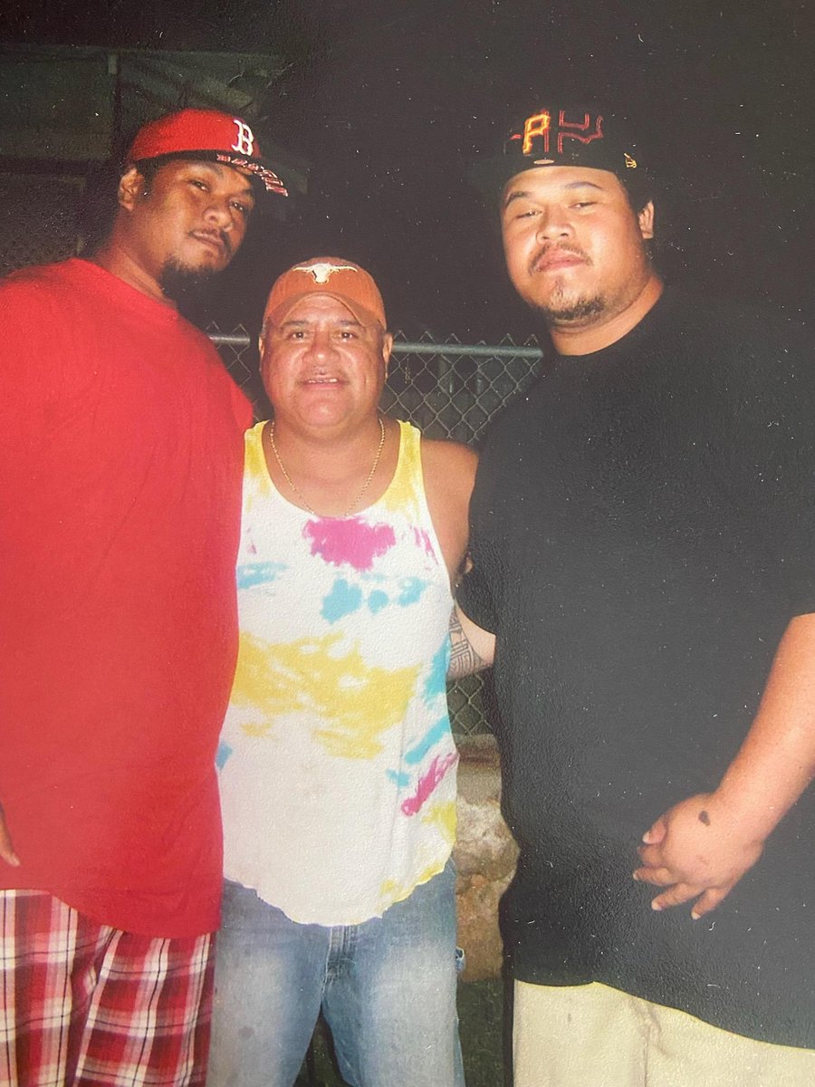 3sfbabiezdaddy1's tweet photo. #TB rest in love my unks #ForeverAukuso #FaasoaSTRONG
#KrazyO #GmacK https://t.co/t8XkZSESHL