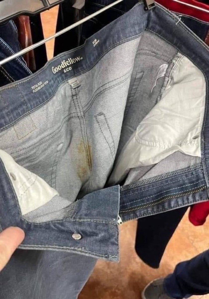 buttsenpai's tweet photo. @TrillMatty @Ohio__Gang Matt after he try’s jeans on https://t.co/Yupyuxjsw3