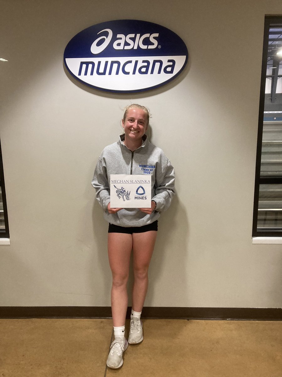 MuncianaVB's tweet image. Am awesome night celebrating the Class of 2022 Commits!  You finally made it! Wasn’t easy and you all embraced Perseverance to achieve your goals! We are Munciana proud!