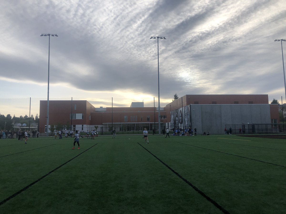 UPrepUltimate's tweet photo. @UPrep_Athletics Varisity Gx #ultimate Pumas about to take on @RooseveltHS Roughriders for first game in State Championships at Eaglestaff MS! 

@EC_League_1A @discnw https://t.co/O9aQej5ot4