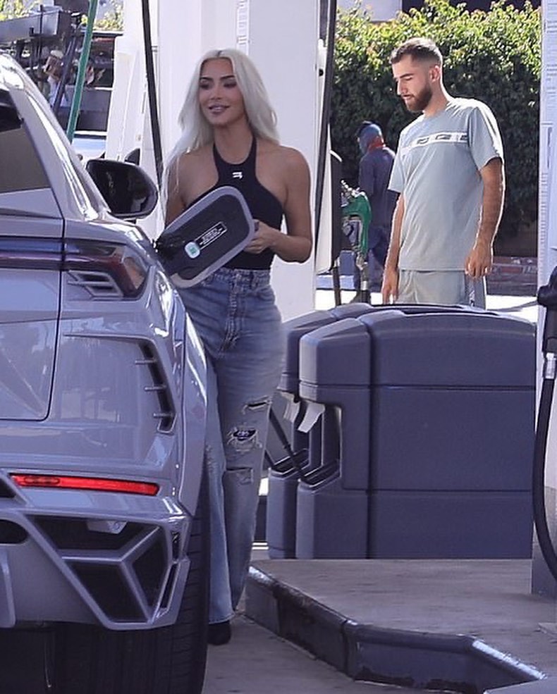 kimkinfo's tweet photo. Kim Kardashian last weekend | 05/14 

© MEGA https://t.co/3TXDG7K2UL