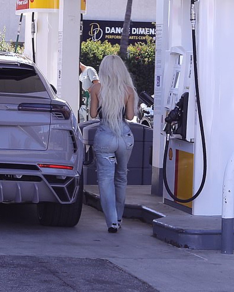 kimkinfo's tweet photo. Kim Kardashian last weekend | 05/14 

© MEGA https://t.co/3TXDG7K2UL