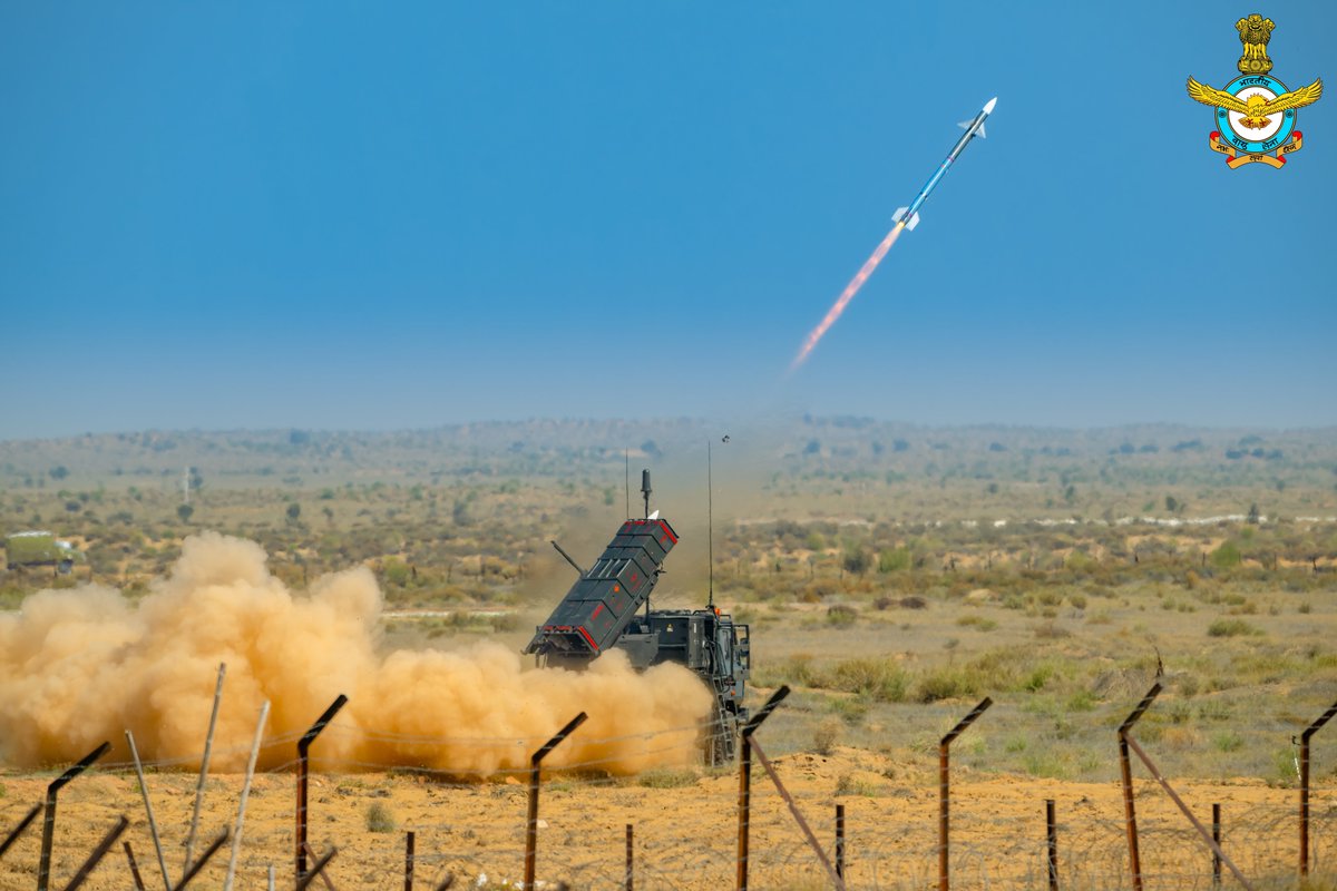 IAF_MCC's tweet photo. #IAF SPYDER is a modern, highly mobile, low level, quick reaction missile system. It is capable of engaging multiple targets at the same time making it a potent component of our air defence network. 
📸 Sqn Ldr Raghavendra &amp; @AviationKedar

#IAFCapabilities https://t.co/gEOMTsVyzl