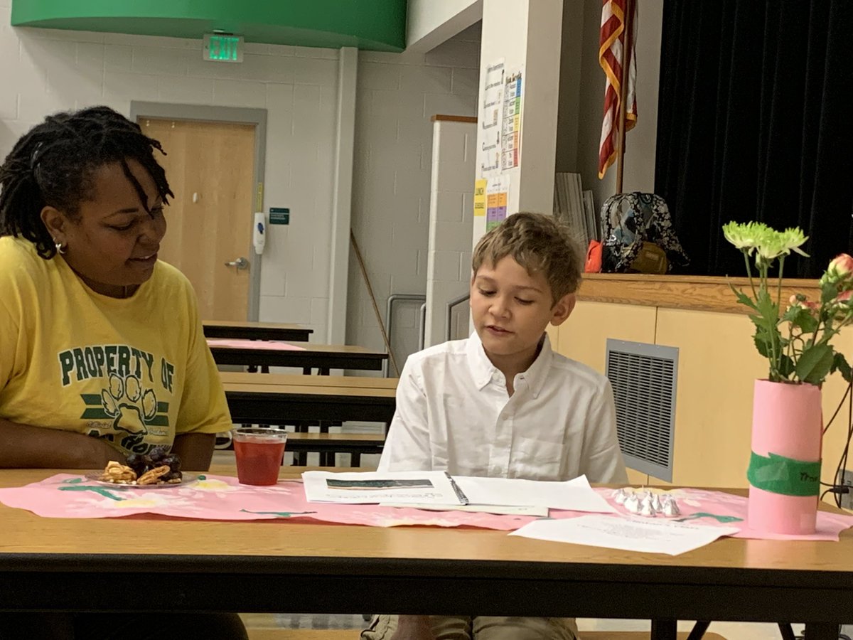 MissJenMorse's tweet photo. So glad I was able to attend this amazing way for students to display their writing works. Way to go @clinton_kellie and Dotson! Your students crushed it. Thanks for the invite. #FSHISDLevelup #4thgradewriting #elementaryED https://t.co/QUdhNCMLqI