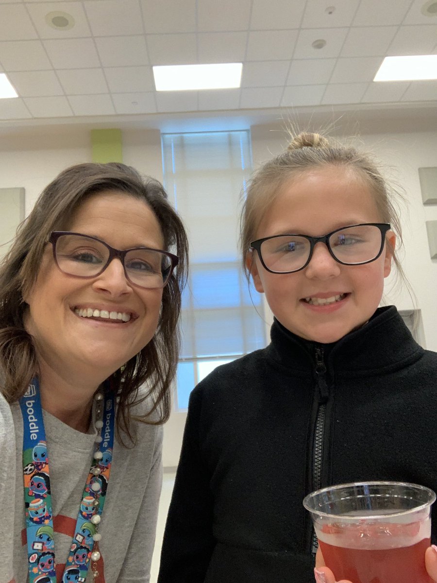 MissJenMorse's tweet photo. So glad I was able to attend this amazing way for students to display their writing works. Way to go @clinton_kellie and Dotson! Your students crushed it. Thanks for the invite. #FSHISDLevelup #4thgradewriting #elementaryED https://t.co/QUdhNCMLqI