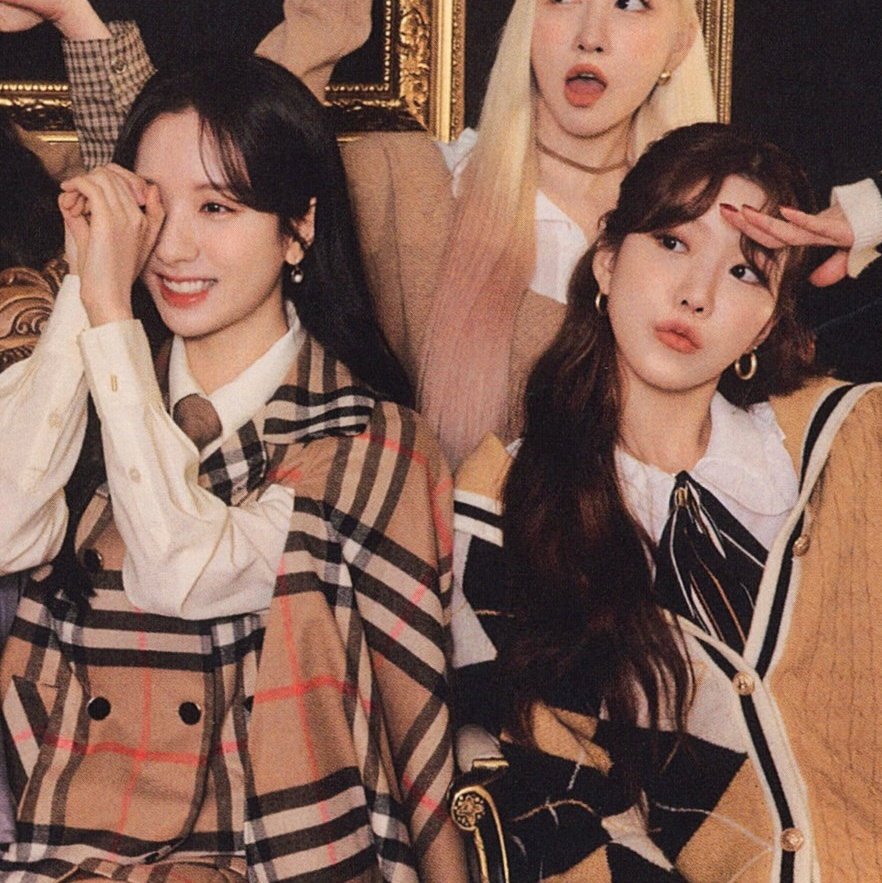 adorablyooh_'s tweet photo. PAUSE : UNTIL WE GET MORE #BONAWON CRUMBS https://t.co/YQQ9fwWqUz