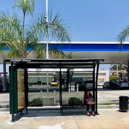 OutfrontDecaux's tweet photo. Wrapping up #Transittuesday with a NEW bus shelter installation  over on Sherman Way/ Whitsett 📢

Proud to continue to serve Angelenos on their daily trips 😊🚏🚌🍃

#investintransit
#movinglaforward 
#labusstops https://t.co/TPWfo2U2RB