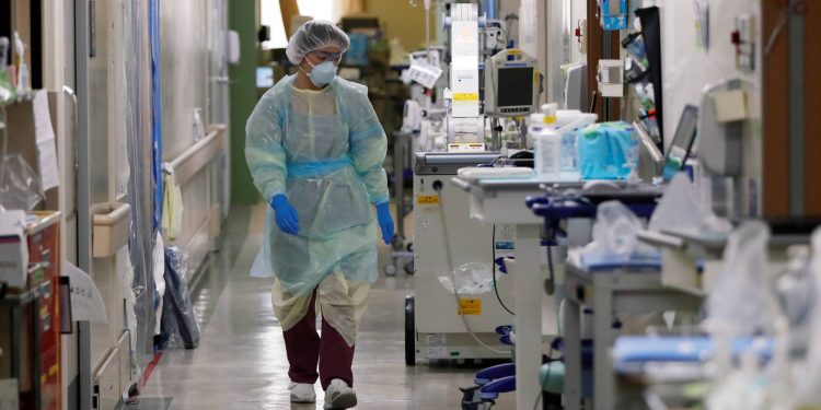 newsradiolk's tweet photo. Health Crisis: Shortages hit ICUs and CCUs via @newsradiolk 
#SriLanka #lka 
https://t.co/QjgkXcdY5B https://t.co/IljfddgMY9