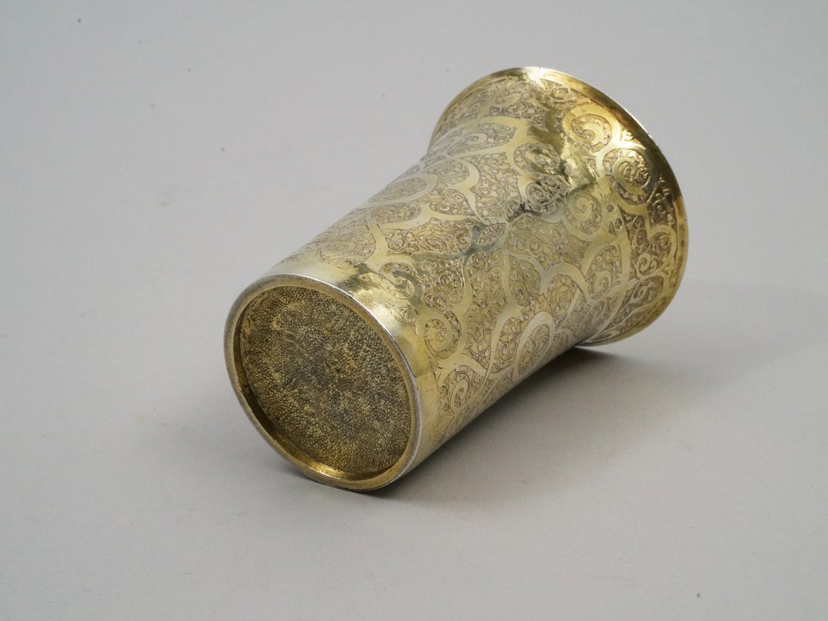 HelgaMatzke's tweet photo. Here is our latest acquisition that we are showing at our TEFAF Maastricht booth No.166
 
FANTASTIC NUREMBERG RENAISSANCE TRUMPET BEAKER WITH EXTENSIVE ENGRAVING, SILVER GILT
Nuremberg, 1569–1576
Master: Primus Dortaller

#antique #german #antiquesilver #art #europe #artoftheday https://t.co/EGHoNZAdn1