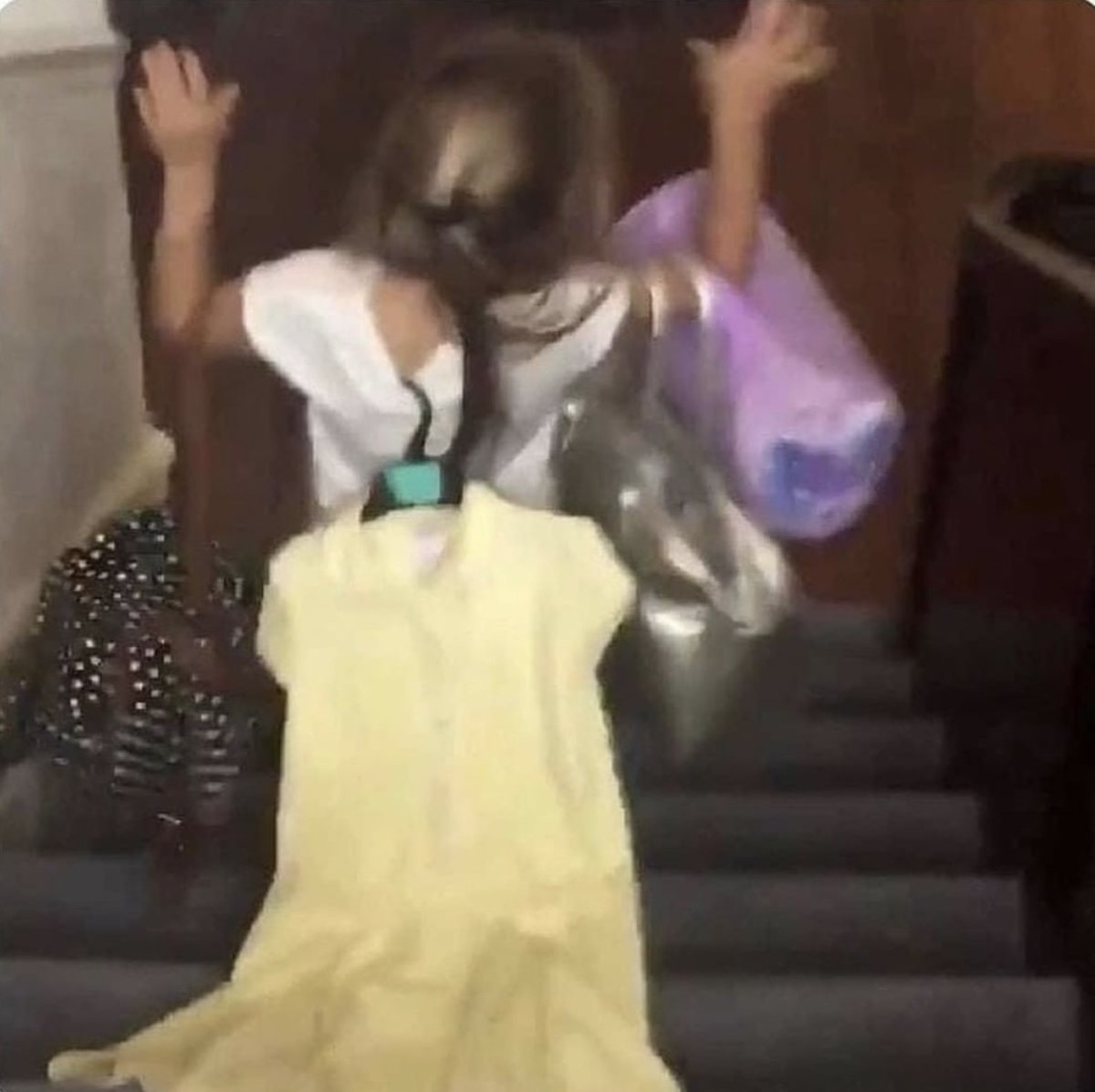 “Vente a mi casa así, te arreglas acá”

Yo: