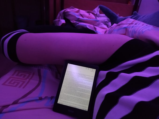 Time to start the next book.
#Femboy #LGBTQ #Porn #Cute #Horny #Lewd #Hot #nsfw #Thighs https://t.co