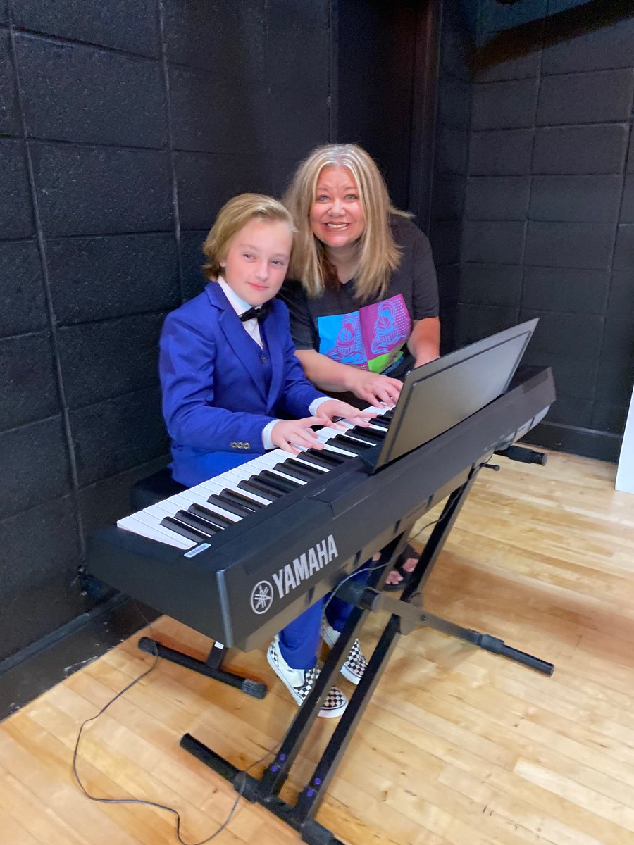StaleyNoelle's tweet photo. Thank you to the most caring, creative, &amp; talented music teacher @allisonbush77. 
We love the music program you’ve created at UES. 
You are such a special teacher &amp; we are so thankful Landon has had the opportunity to be one of your music students. ❤️🎹🎶🎵🎤
@WeAreUnionSTEAM https://t.co/BH7ZYiNDB2