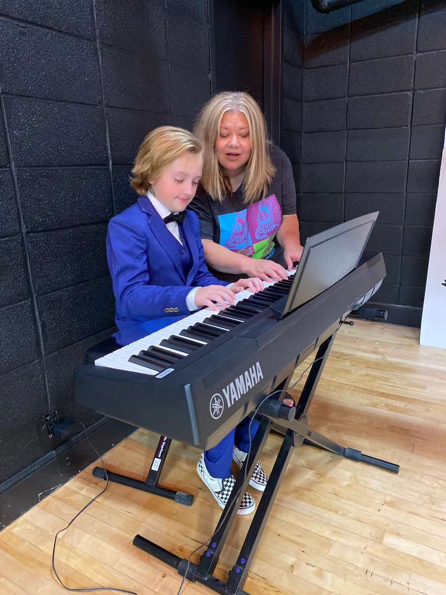 StaleyNoelle's tweet photo. Thank you to the most caring, creative, &amp; talented music teacher @allisonbush77. 
We love the music program you’ve created at UES. 
You are such a special teacher &amp; we are so thankful Landon has had the opportunity to be one of your music students. ❤️🎹🎶🎵🎤
@WeAreUnionSTEAM https://t.co/BH7ZYiNDB2