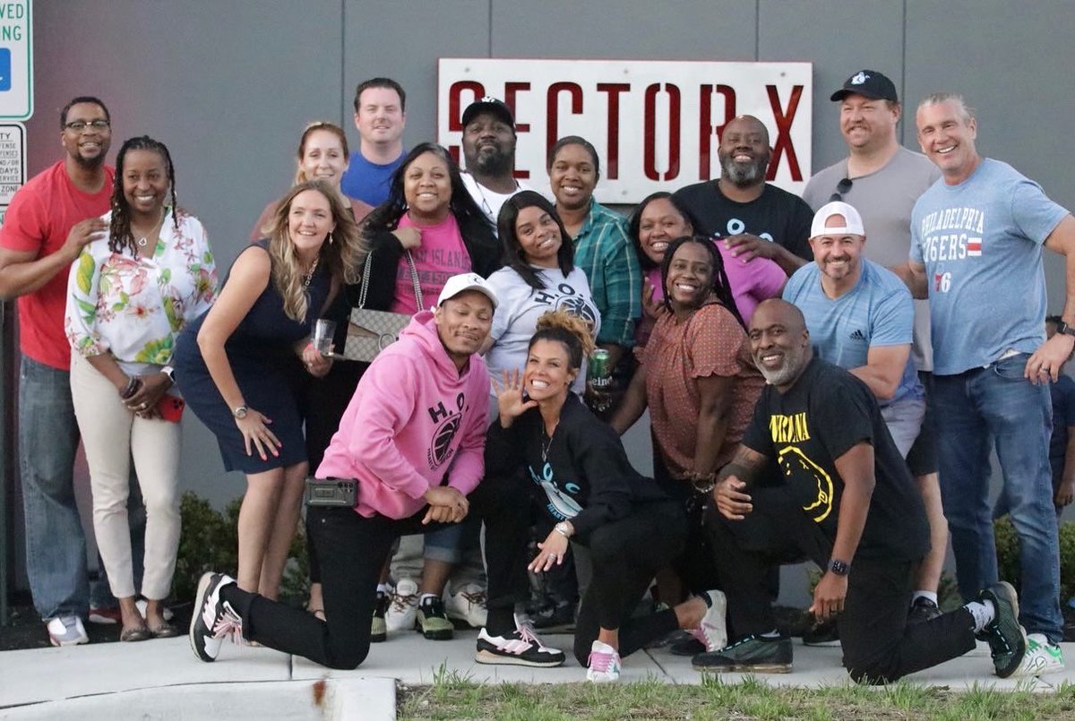 GaryCon_hoc's tweet photo. Team Bonding @sectorxusa #Sectorx  H.O.C appreciation night!! #brotherhood https://t.co/5JfW2bvUYZ