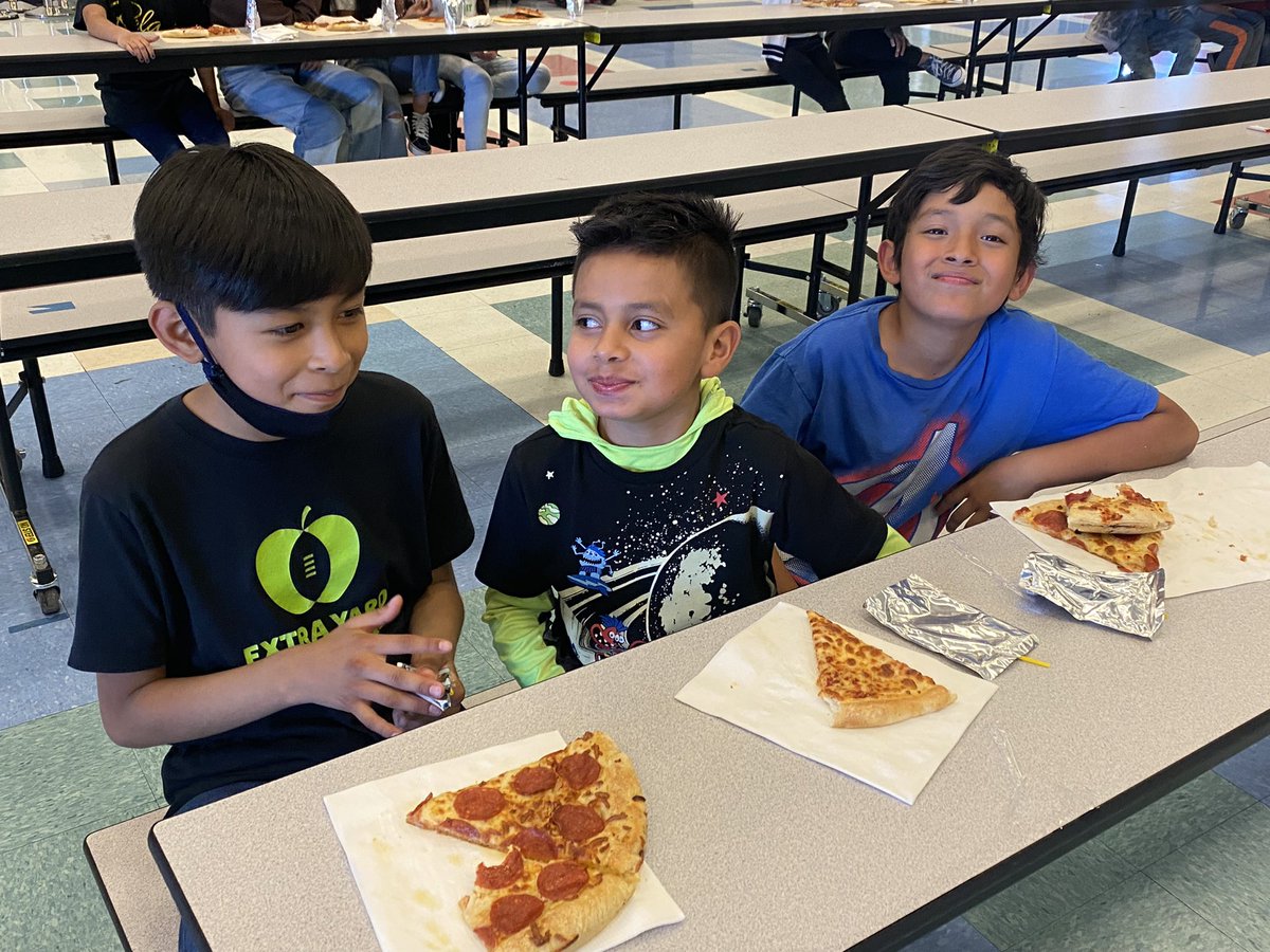 PrincipalStover's tweet photo. Today Paradise PDS had a WIDA Growth Celebration Pizza Party to honor all of our students who made growth on the 2022 WIDA assessment. We are so proud of our Wildcats and all of their hard work this year. #paradisepride @ClarkCountySch https://t.co/KJvWUwGRjm