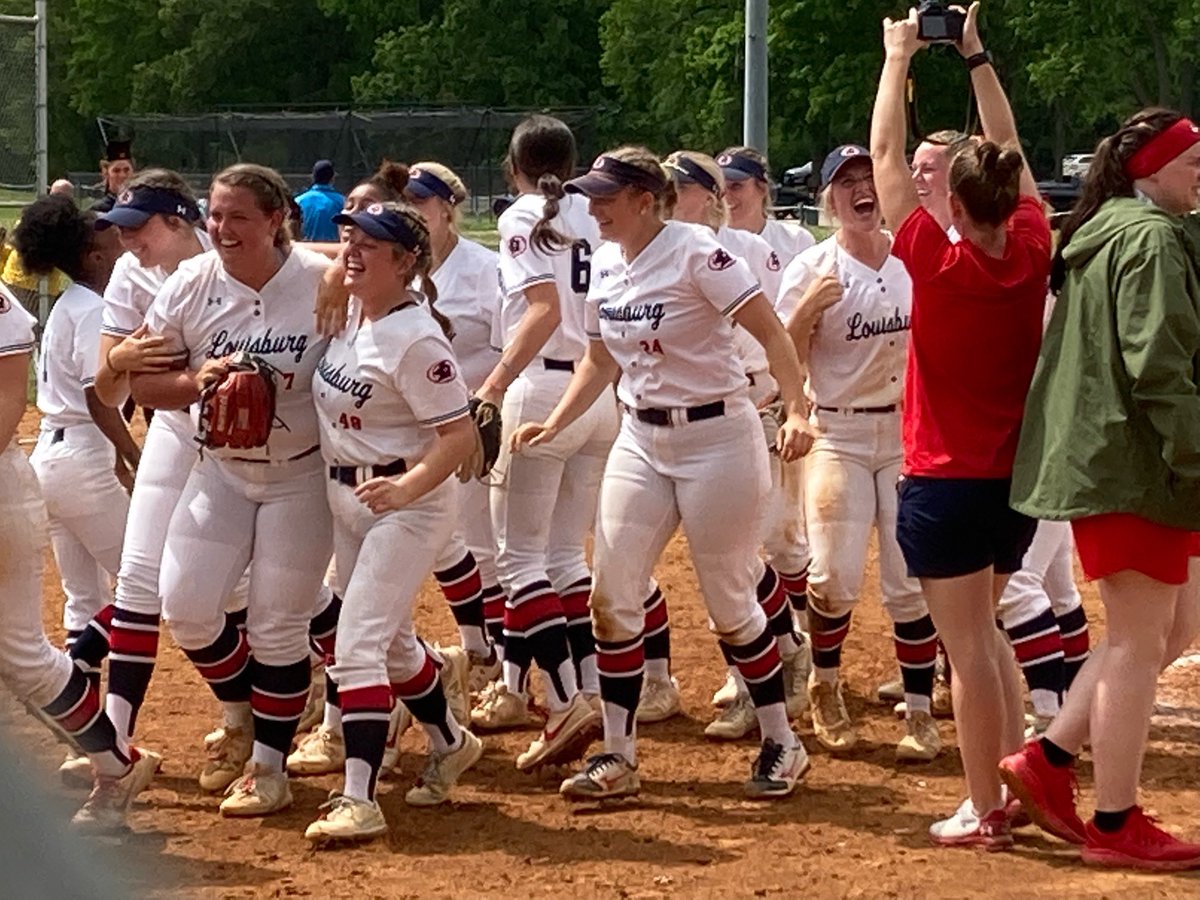 CoachLee_LC's tweet photo. This is special.
2 Pitchers. Intense Competitors. Fighting for time with each other. Both Division 1 bound. Celebrate each other’s success.
A group of kids that led the way in the dugout. Led the way to celebrate a championship.
This group is different.
#rollcanes #wntg https://t.co/Z8owNCT7Wf