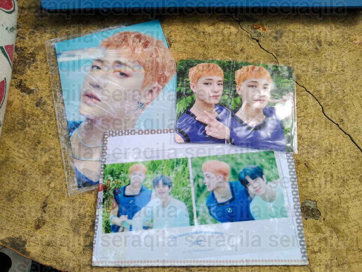 seraqila's tweet photo. finally my jc arrived and as expected i didnt pull chan but han instead ๐
also my fanship chan set claim from @hyuntaespace and lee know fanship set claim from @auntlinostore_ arrived as well ! thank you for handling the claim service and packed then securedly โค๏ธ https://t.co/wLHvp9Ynhs