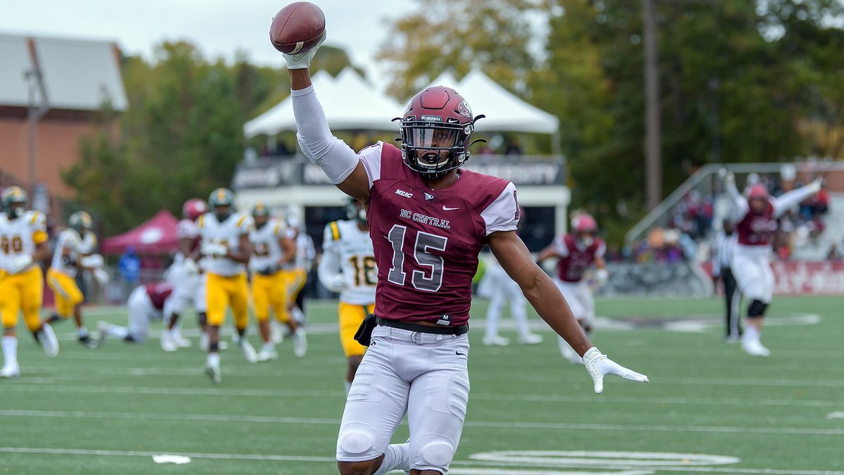 stullchance1's tweet photo. BLESSED🗣 to recieve my FIRST D1 PWO from @NCCU_Football.  all thanks goes to @CWilliams8076 for giving me this opportunity❤️🖤 #nothingbutgod #AGTG #leswork https://t.co/cG2iMznpC4