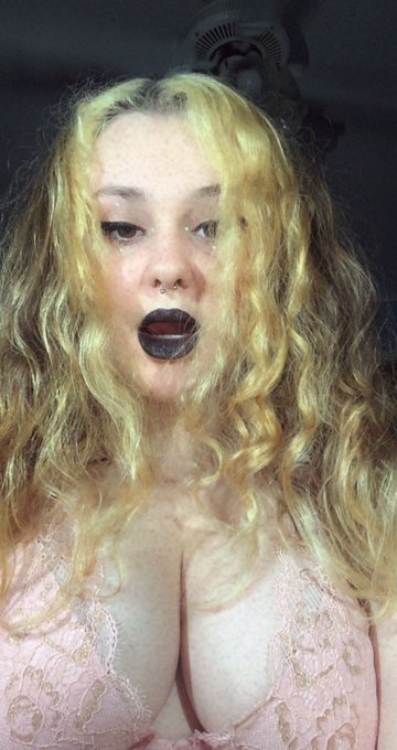 Pretty in pink 😙 #SugarDaddySerious #bbw #goth #SellingContent #buyingcontent https://t.co/dizVL13ME<a href="/tag/sugardaddyserious"class="tags">#SugarDaddySerious</a><a href="/tag/bbw"class="tags">#bbw</a><a href="/tag/goth"class="tags">#goth</a><a href="/tag/sellingcontent"class="tags"><span>#sellingcontent</span></a><a href="/tag/buyingcontent"class="tags"><span>#buyingcontent</span></a>