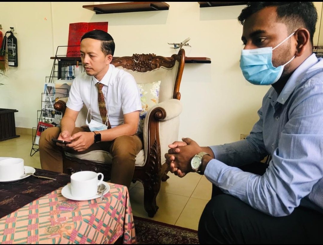 HanifaAzeem's tweet photo. District Coordinating Minister MHM.Azeem, Deputy Minister of External affairs Ahmath Sadique and M.Mufthy  Member of Sri Lanka Youth Parliament had met high commission officer of Indonesia at the High commission office in Colombo recently.
#srilankayouthparliament
#Embassy https://t.co/CM9xK4OMLe