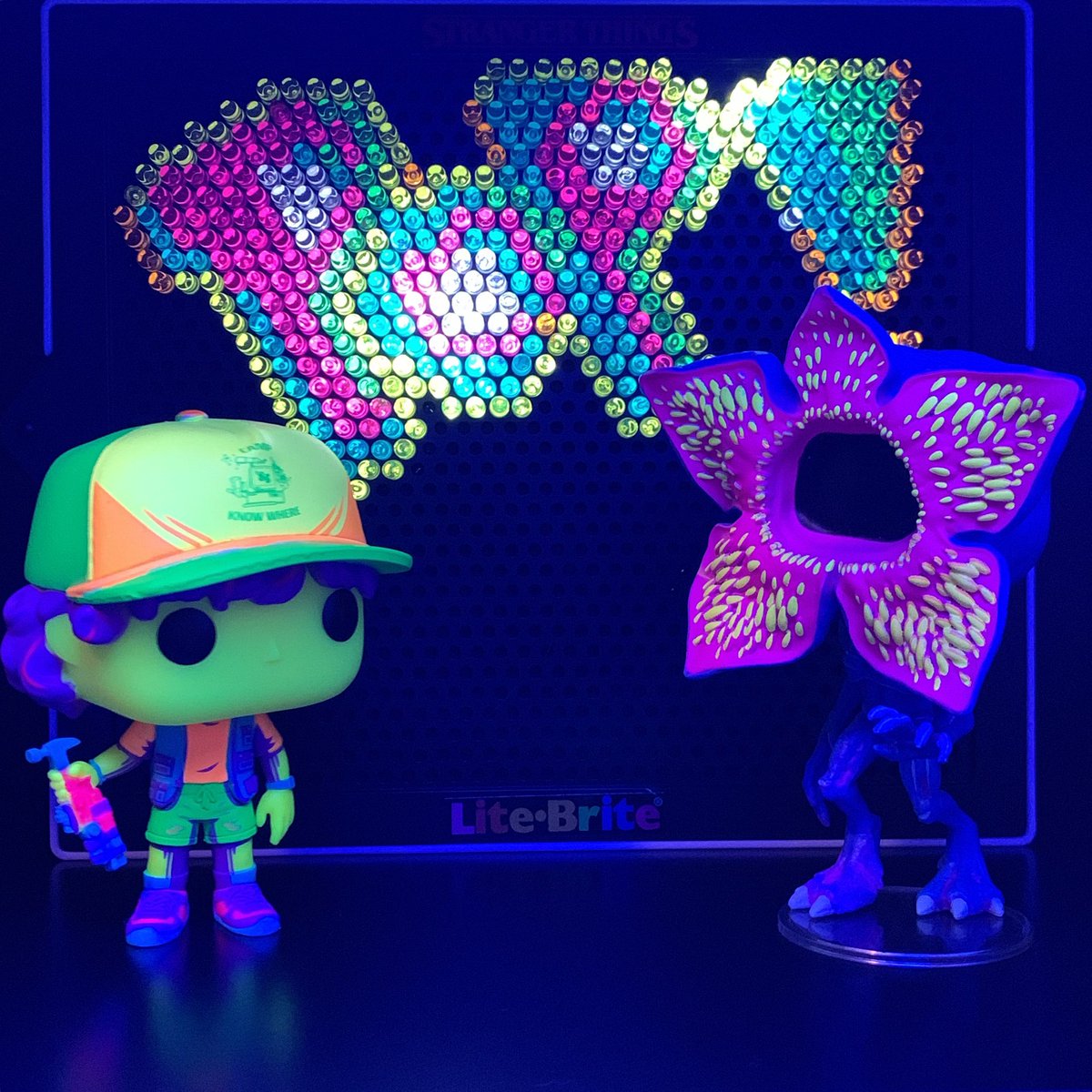 batpirate23's tweet photo. What if… the Upside Down was a blacklight dimension?
🧚‍♀️
#funkophotoadaychallenge May 17: Blacklight @funko 
🧞‍♀️
I was late to post this on Twitter but oh well. 
😰
#funkopop #funkostrangerthings #funkophoto #blacklight #strangerthings #litebrite #hasbro #netflix #funko https://t.co/VA1ed2tvla