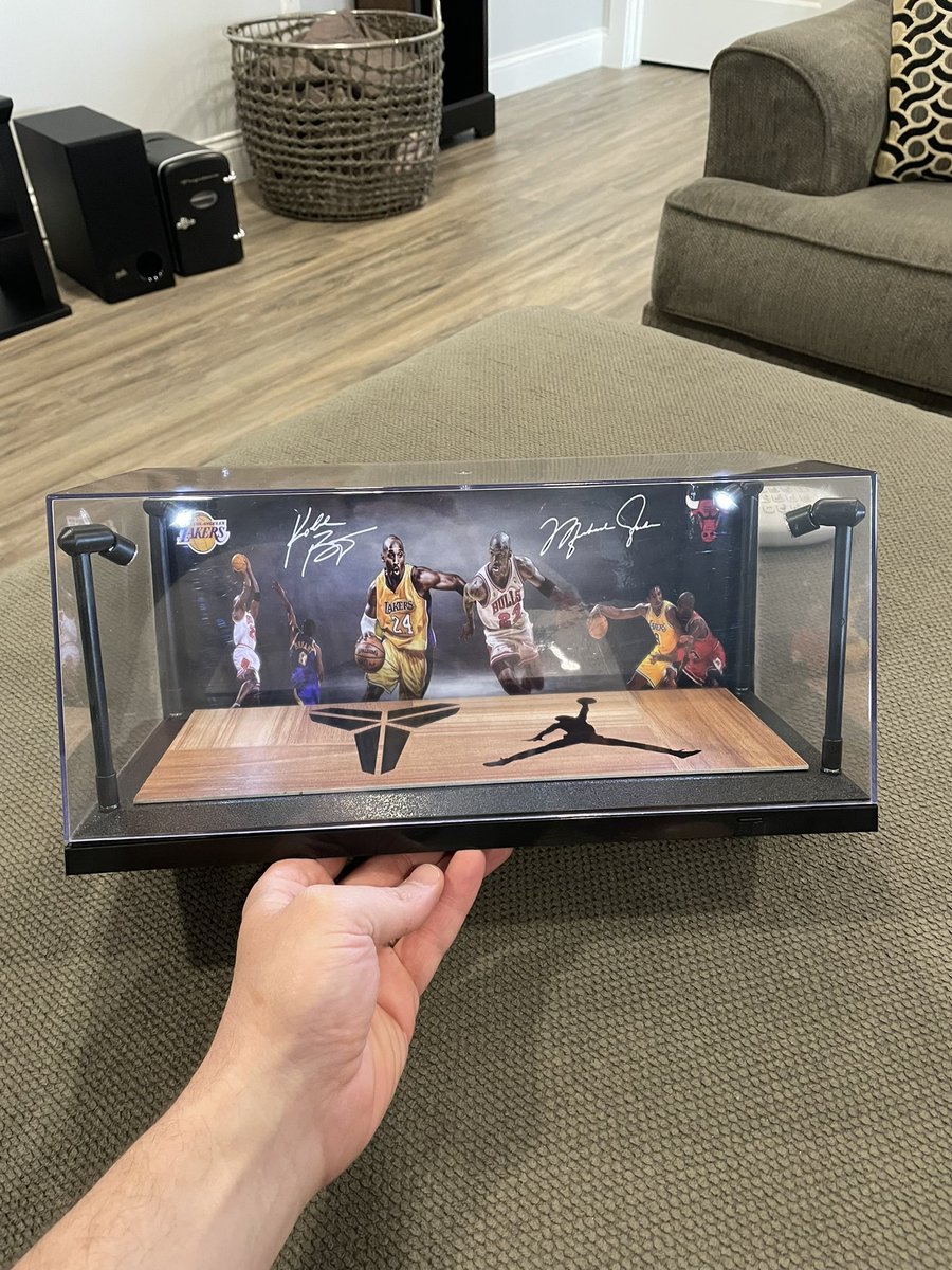 SWISportsCards's tweet photo. Will now consider trades at $200 value https://t.co/RKjMXth1B6