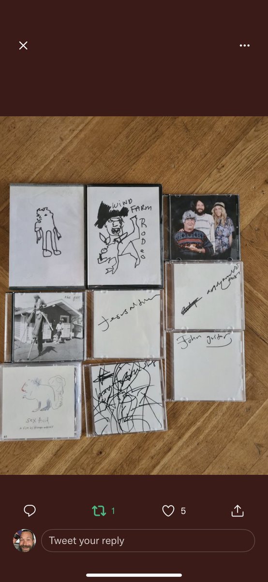 giuseppesgirl23's tweet photo. I really really want to see them Giuseppe films this guy has but he is just so busy he probably will never get to put them on the internet 😭😭 it really sucks #giuseppeandrews https://t.co/av3fuj9F82