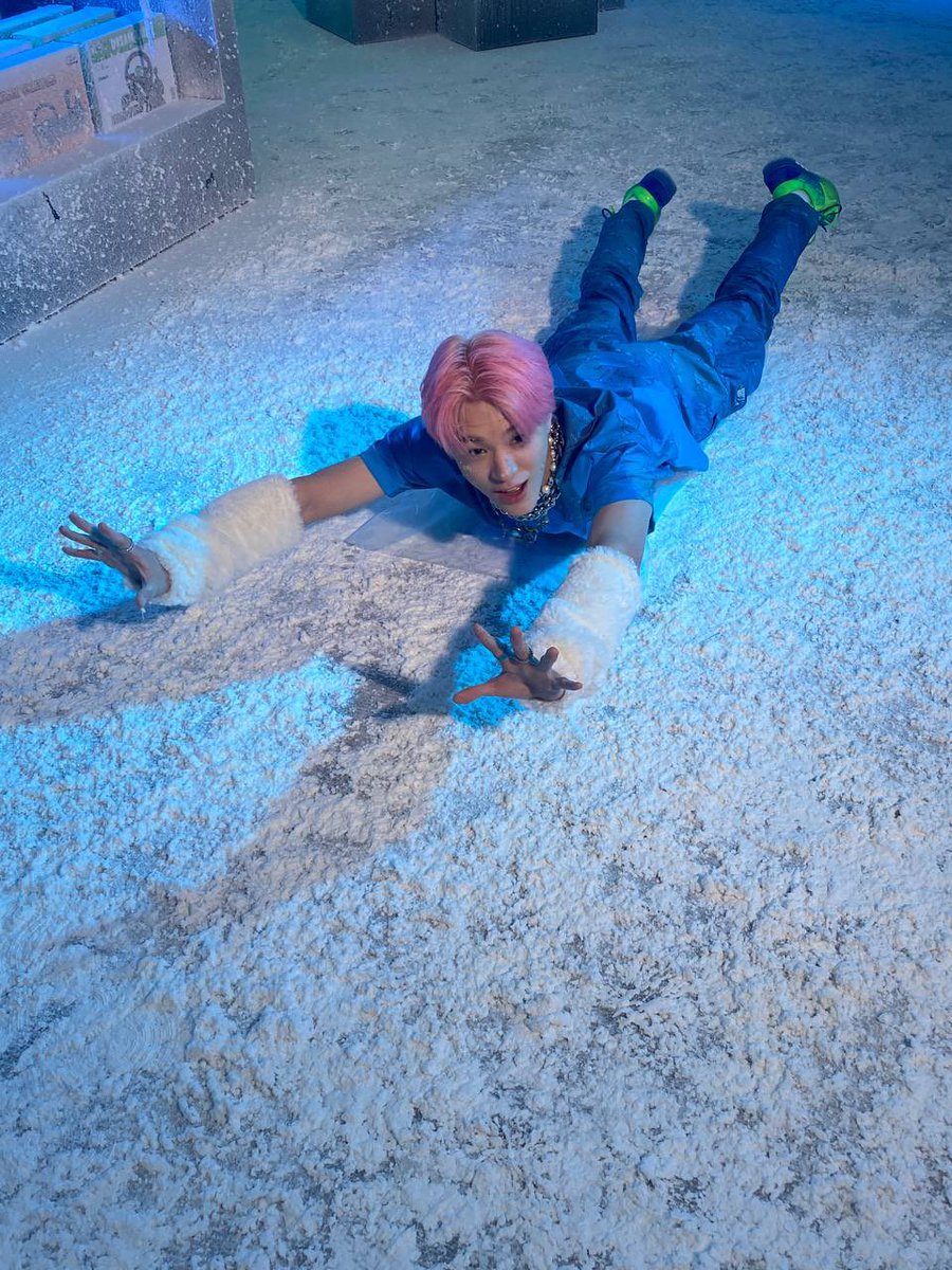 Jeno (.◜◡◝) (@jenoperhour) on Twitter photo 