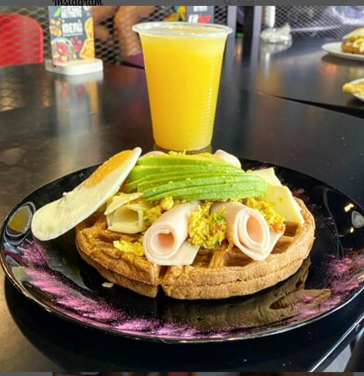 reporteinsular's tweet photo. @fitbarmgta
Arranco con sus Ricos Desayunos Almuerzos estamos ubicados dentro de las instalaciones de gimnasio POWERHOUSE ubicado en la La Vela CC Nivel Sol @chef.vitelio @powerhousegymmargarita https://t.co/pAWf1Oopst