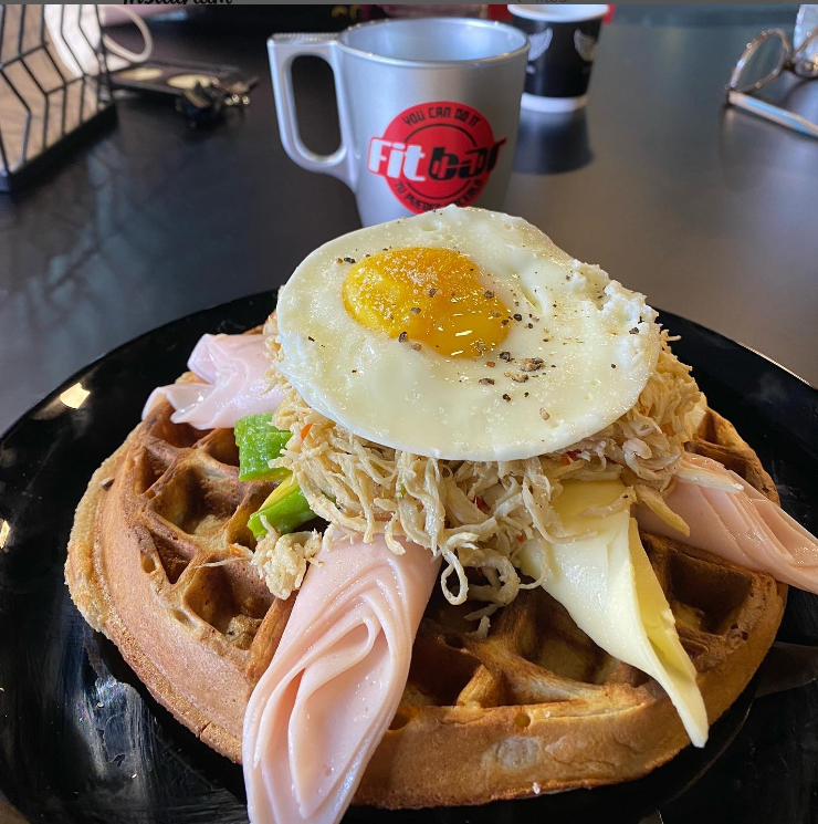 reporteinsular's tweet photo. @fitbarmgta
Arranco con sus Ricos Desayunos Almuerzos estamos ubicados dentro de las instalaciones de gimnasio POWERHOUSE ubicado en la La Vela CC Nivel Sol @chef.vitelio @powerhousegymmargarita https://t.co/pAWf1Oopst