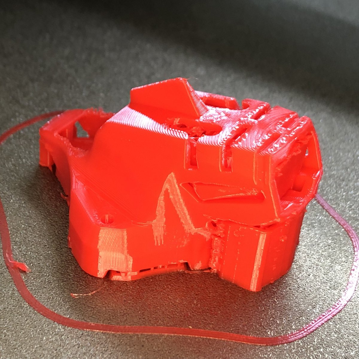 HS_Glide_Path's tweet image. #PolyFlex 凄い
TPUとは思えないテカテカ感が！
しかもこんなに複雑な形状のサポートが原型を留めて取り出せたd(ŐдŐ๑)
良いフィラメントは後処理が圧倒的に楽になるなぁサポート剥がした面も
綺麗( ¤̴̶̷̤́ ‧̫̮ ¤̴̶̷̤̀ ) ✧
#Ender3_S1_Pro 
@sunstella_3d