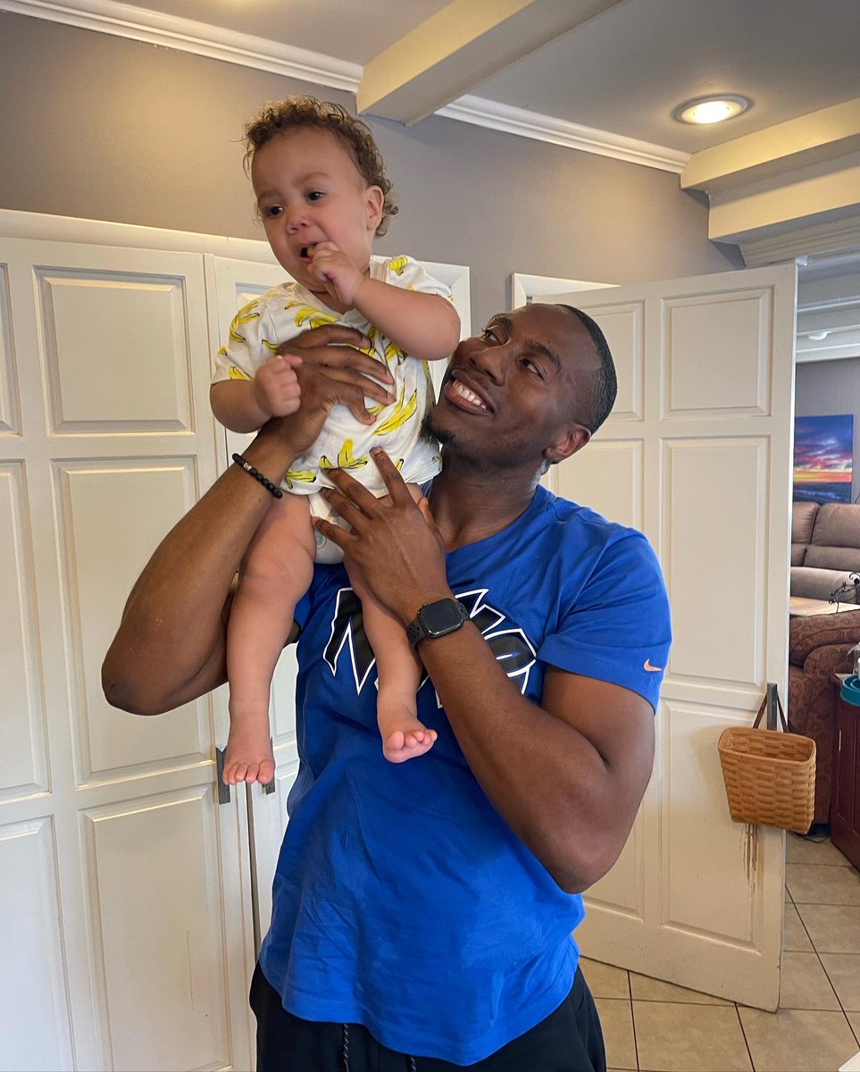 LaPhonsoEllisJr's tweet photo. Happy Birthday Zo Jr! You are the greatest gift in the world! Iโm proud to be your dad! 4 flights, 4 hours worth of driving and a hour worth of Uber was all worth it! 1st B-Day and I wouldnโt miss it for nothing in the world! #ZoJr #FirstBday #Enzo #DaddyZo https://t.co/hbd24OdOaI