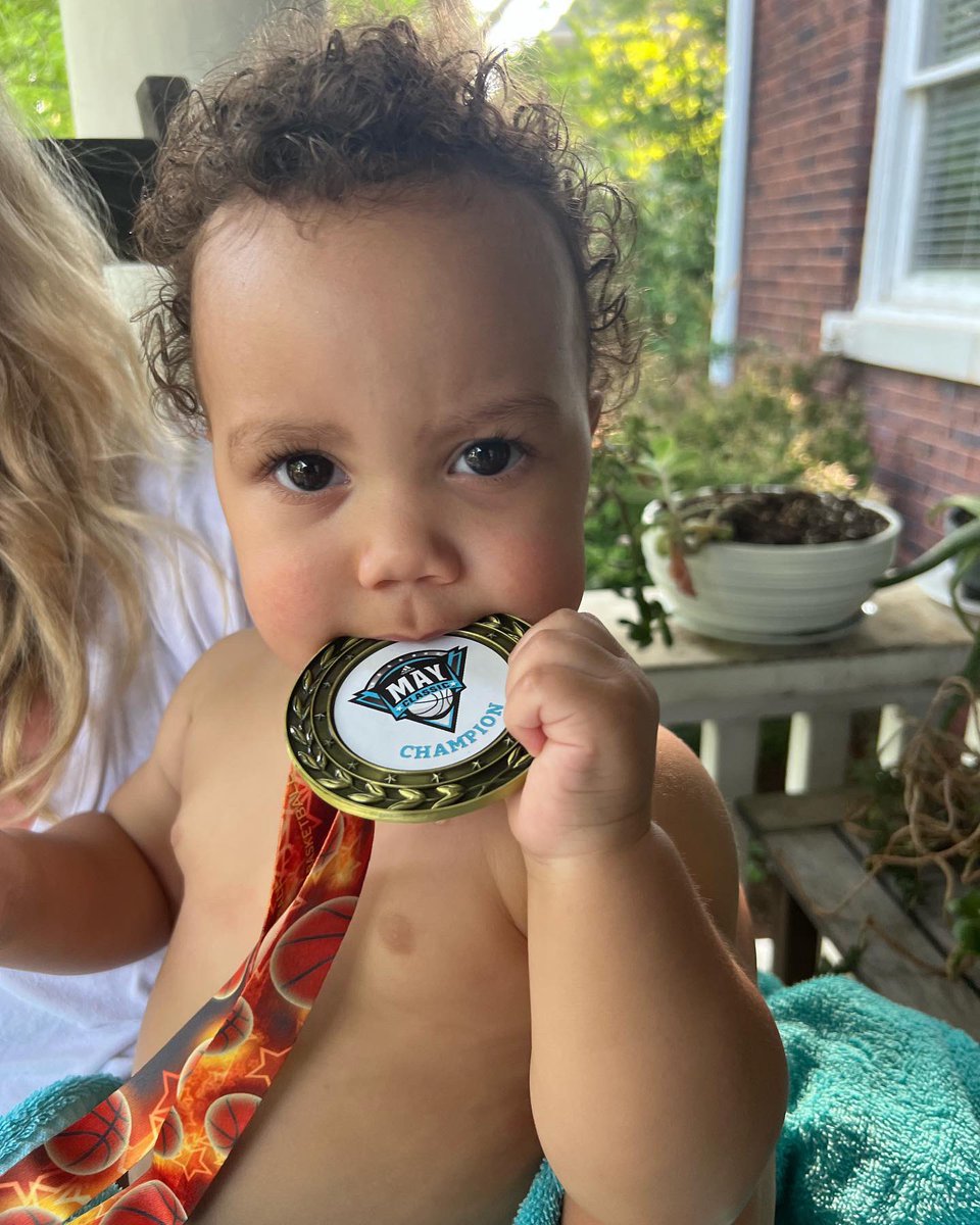 LaPhonsoEllisJr's tweet photo. Happy Birthday Zo Jr! You are the greatest gift in the world! Iโm proud to be your dad! 4 flights, 4 hours worth of driving and a hour worth of Uber was all worth it! 1st B-Day and I wouldnโt miss it for nothing in the world! #ZoJr #FirstBday #Enzo #DaddyZo https://t.co/hbd24OdOaI