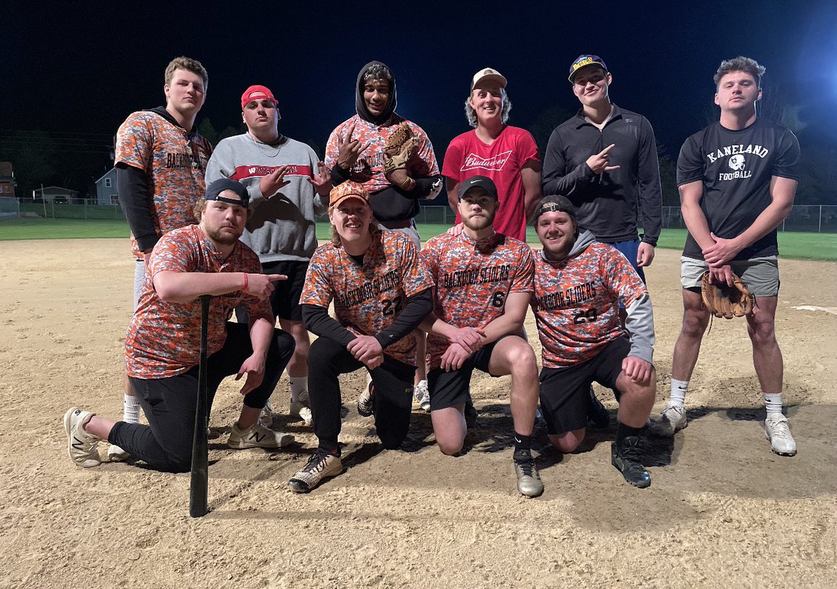 Slider up humm babbbbbbee. Sliders collect first W of the season. Player of the game to Tyler Bautch with 2 bombs.