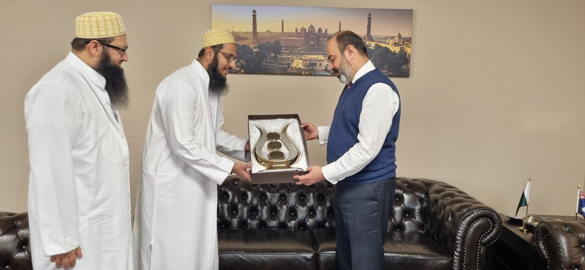The Dawoodi Bohras of Australia & New Zealand (@bohras_ausnz) on Twitter photo Thank you Consul General of Pakistan Syed Moazzam Shah for your kind hospitality. The <a href="/Dawoodi_Bohras/">The Dawoodi Bohras</a> of #Melbourne had the opportunity to meet officials at the Pakistan Consulate to wish them #EidMubarak & discuss various initiatives for the welfare of the wider community Thank you Consul General of Pakistan Syed Moazzam Shah for your kind hospitality. The <a href="/Dawoodi_Bohras/">The Dawoodi Bohras</a> of #Melbourne had the opportunity to meet officials at the Pakistan Consulate to wish them #EidMubarak & discuss various initiatives for the welfare of the wider community