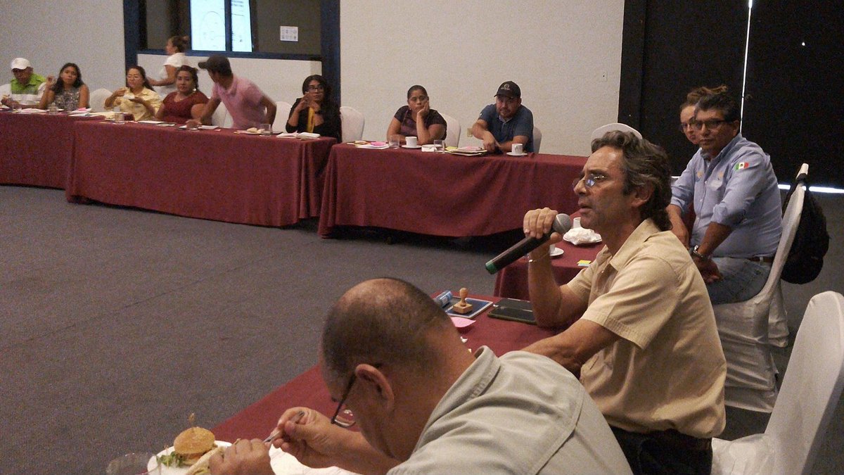 raulsinobas's tweet photo. En representación del Maestro @JuanCRiveraC titular de @SECTUR_GobOax participamos en taller  “Visión Costa Oaxaca 2030: Implementando un Destino Turístico Sostenible”.
Proyecto #Kuxatur - “Integración de los Criterios de Conservación de la Biodiversidad para Sector Turístico https://t.co/9lWbL2YTZE