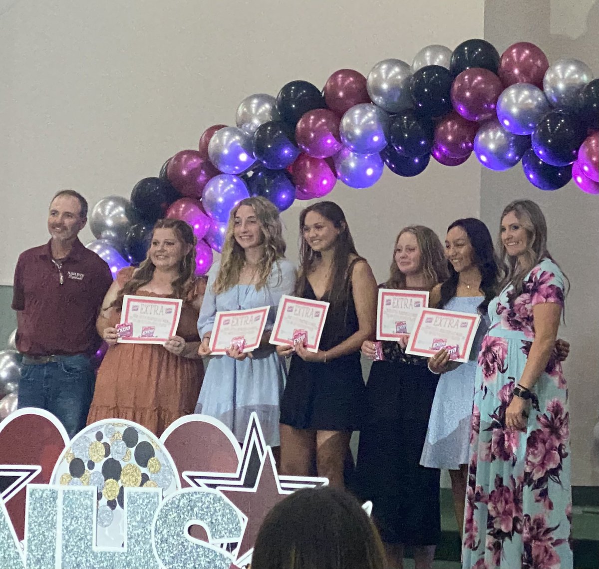 CalynRounsavil1's tweet photo. It’s not too often that I get dressed up, but tonight I was awarded Offensive Player of the Year at Navarre High School, lettered in Varsity, and received the Clutch Award voted by my teammates and coaches. Now, it’s time to gear up for travel ball. #SoCalAs #Catcher #uncommitted https://t.co/J4m2tKHWl8