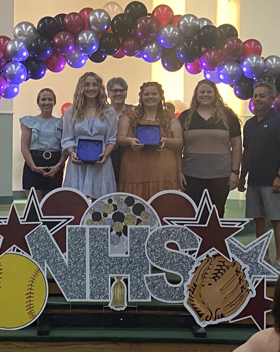 CalynRounsavil1's tweet photo. It’s not too often that I get dressed up, but tonight I was awarded Offensive Player of the Year at Navarre High School, lettered in Varsity, and received the Clutch Award voted by my teammates and coaches. Now, it’s time to gear up for travel ball. #SoCalAs #Catcher #uncommitted https://t.co/J4m2tKHWl8