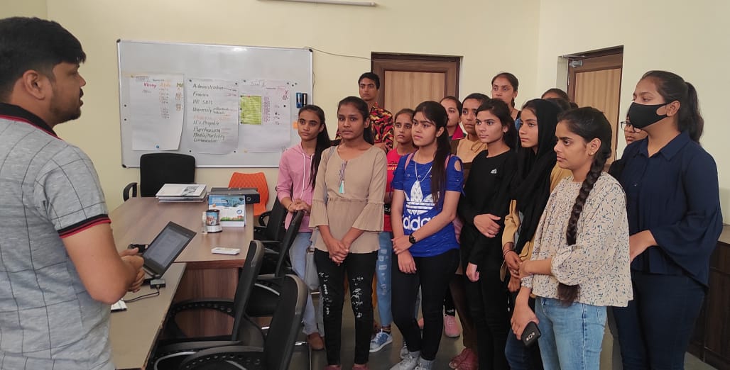 BsduOfficial's tweet photo. Participate in our Community Outreach Program and Experience #BSDUJaipur Today for a Better #Tomorrow.
Fill out this form to join our Experience #BSDUProgram or Invite #BSDUExpert to your institute π https://t.co/PimOKolPOl
We just finished one with the Bagru Govt. Girls School https://t.co/ePuKDmMgBz