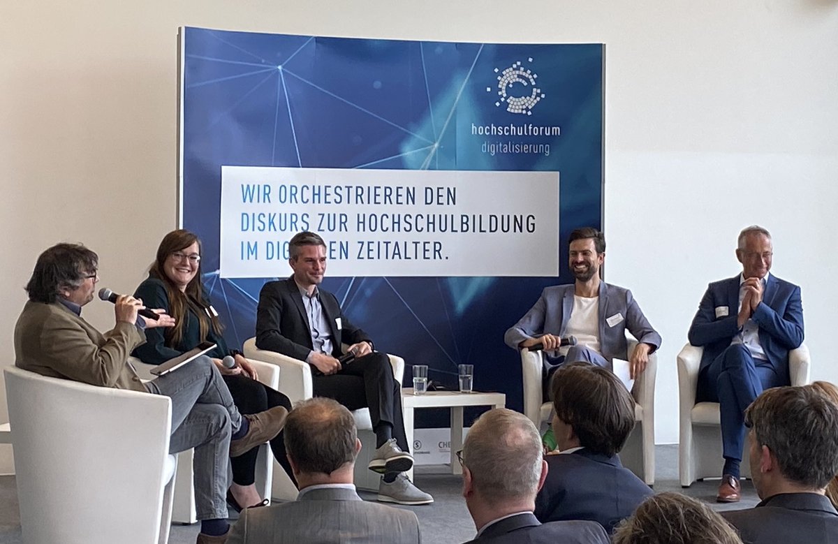 Was für ein gelungener Abschluss oder vielmehr Auftakt! Es war wirklich aufregend und inspirierend, die Hochschulen Schleswig-Holsteins im Rahmen der P2P-Verbundberatung begleiten zu dürfen. Ich bin sehr gespannt, wie es weitergeht… #Digitalturn <a href="/HFDdigital/">Hochschulforum Digitalisierung (HFD)</a>