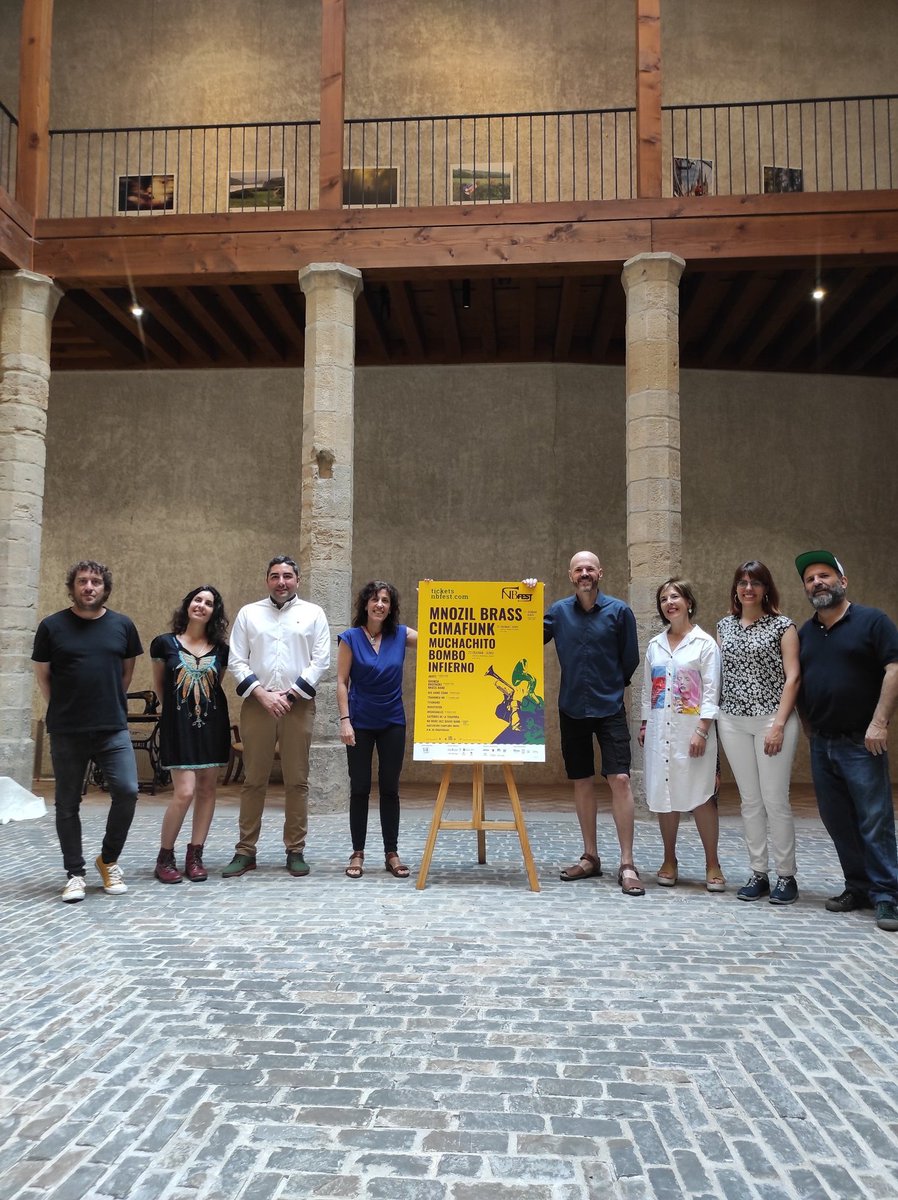 BandNavarra's tweet photo. Esta mañana hemos presentado @BandNavarra en Civivox Condestable. https://t.co/uYNFgDaUPH