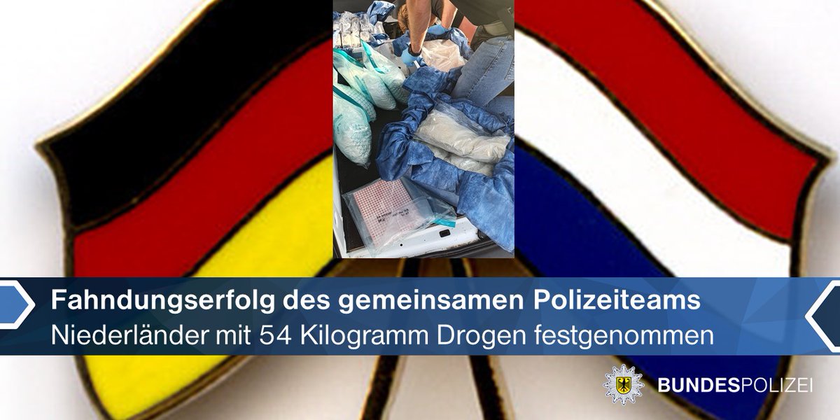 bpol_nrw's tweet photo. #Fahndungserfolg - #grenzüberschreitendes #Polizeiteam - 58-jähriger #Niederländer mit 54 #Kilogramm #Betäubungsmittel im Wert von 1,8 Millionen Euro auf der #A3 bei #Hamminkeln festgenommen.
🗞️Zur Pressemitteilung:
https://t.co/xCoVUzaqsn
*Eß. https://t.co/6Z0Kt4EsQJ