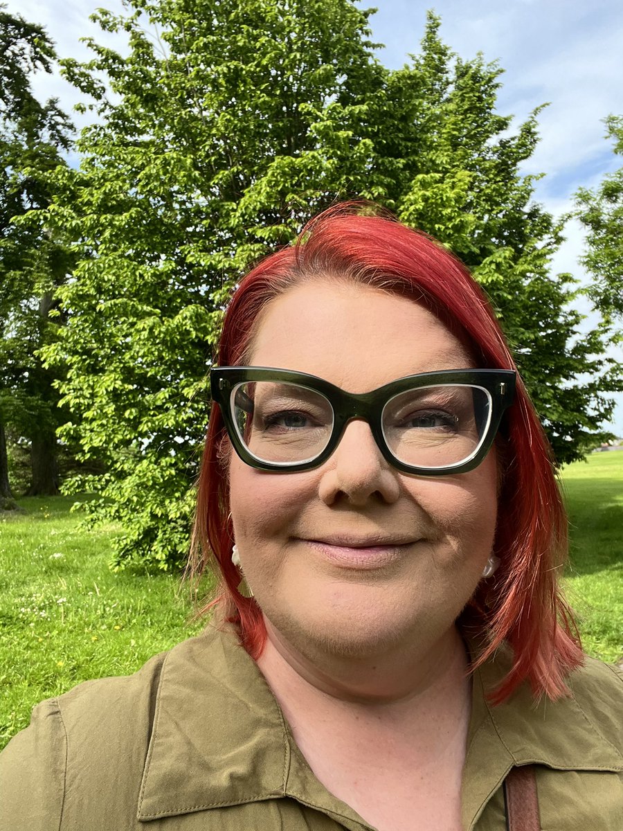JoannaWestUK's tweet photo. Another lovely walk outside, this time through the park at the bottom of my road to a partnership meeting in my ward. A beautiful day for it! #sunnydays #wardwork https://t.co/iMVzPBSP7Z