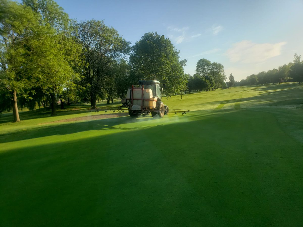 jburberry27's tweet photo. Spray day 💪 getting down some summer feeds and pushing the greens along with @turfcarescott @PlantFoodCo #teamworkmakesthedreamwork https://t.co/jsNr6r4AGx