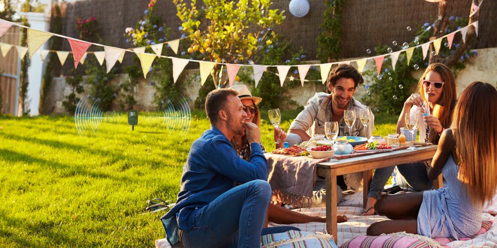 PestStop_UK's tweet photo. The sun is coming ☀️! Now's the perfect time to get out the Solar Powered Mole Repellers. The Solar Powered Mole Repeller emits a frequency of varied sonic pulses into the ground in a circular pattern to deter moles. Find them at your local @RobertDyas https://t.co/hrx3uM4P9V
